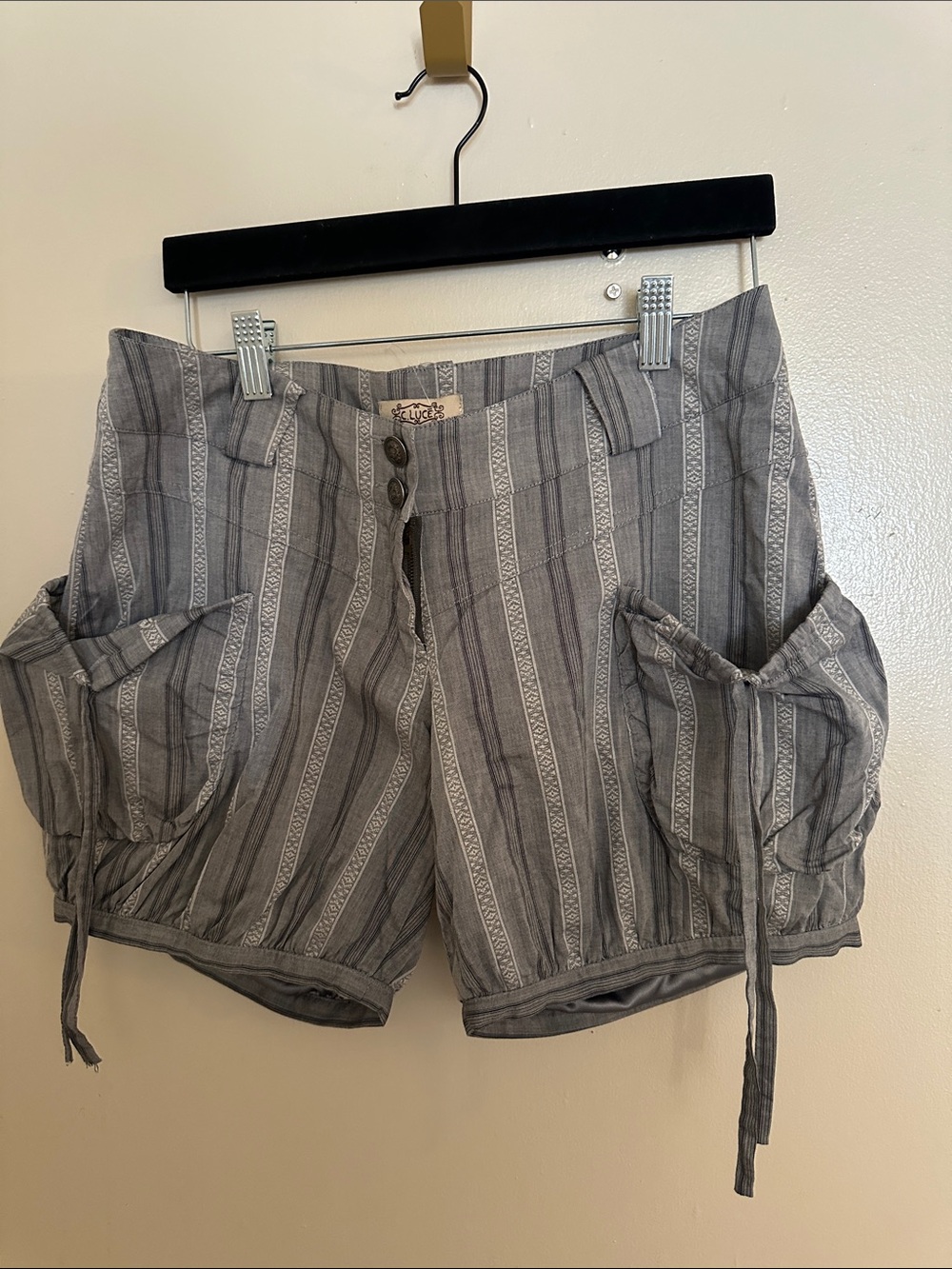 C.Luce Women's Gray Striped Cotton Cargo Bubble Hem Shorts Size L